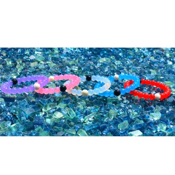 Lokai Bracelet 5-Pack LIMITED EDITION in Glass Jar - Picture 3 of 5